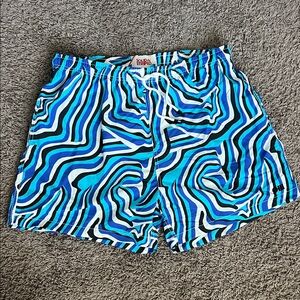 SOLID & STRIPED Blue and Black Wavy Print Men’s Swim Trunks